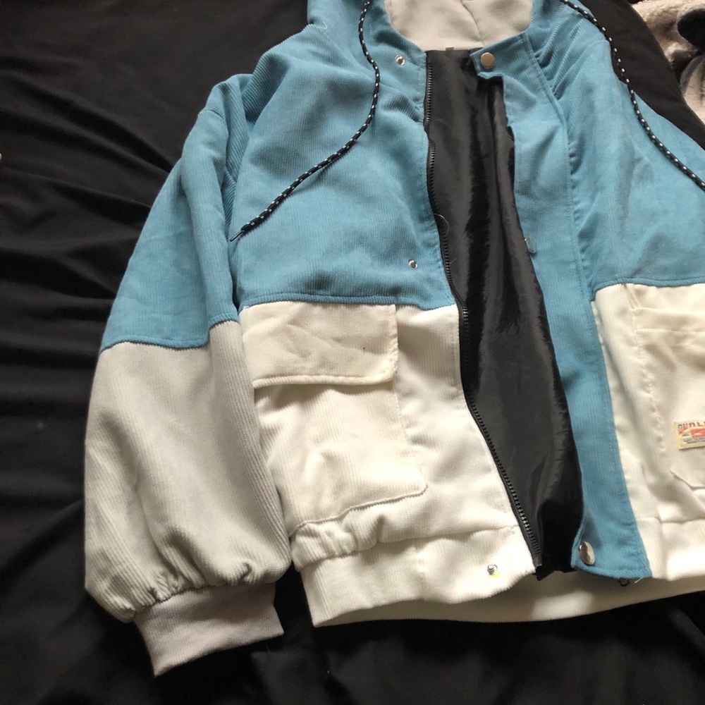 Light weight multi-coloured jacket! - Picture 2 of 4
